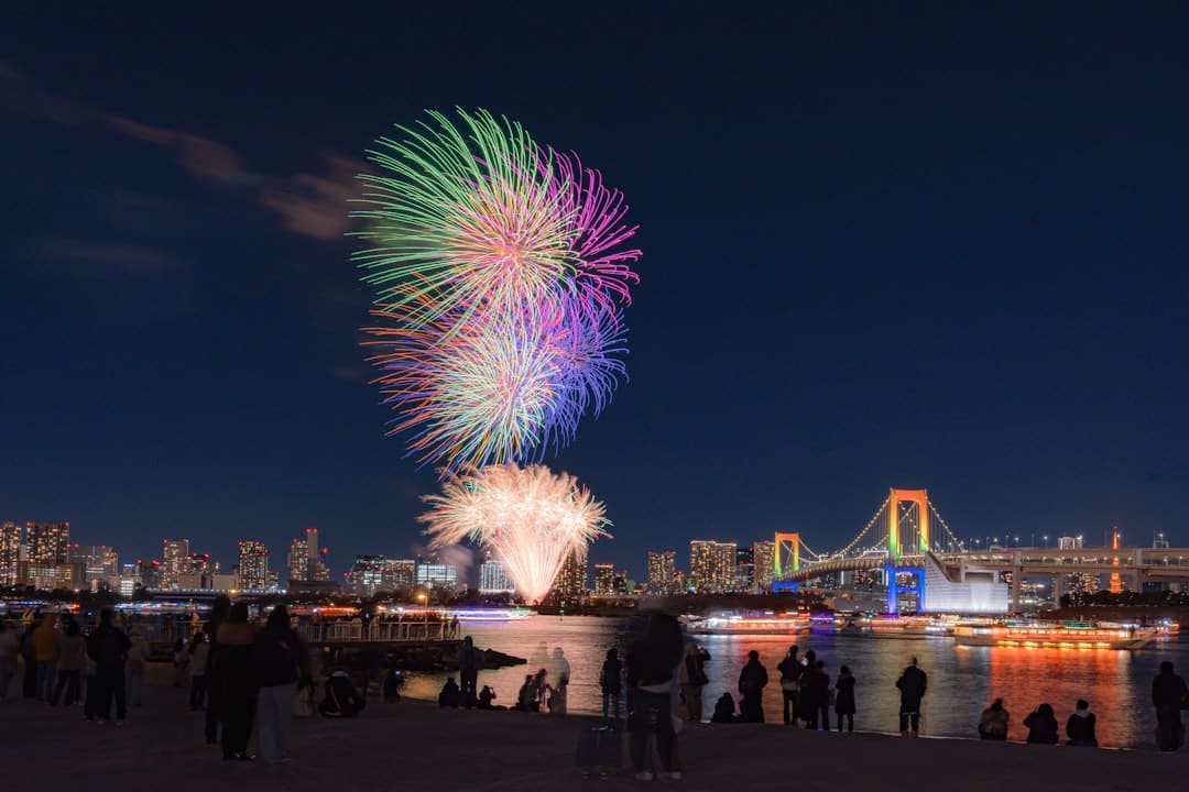 深市公司半年报全景扫描:营收超10万亿元 战新产业公司增势强劲